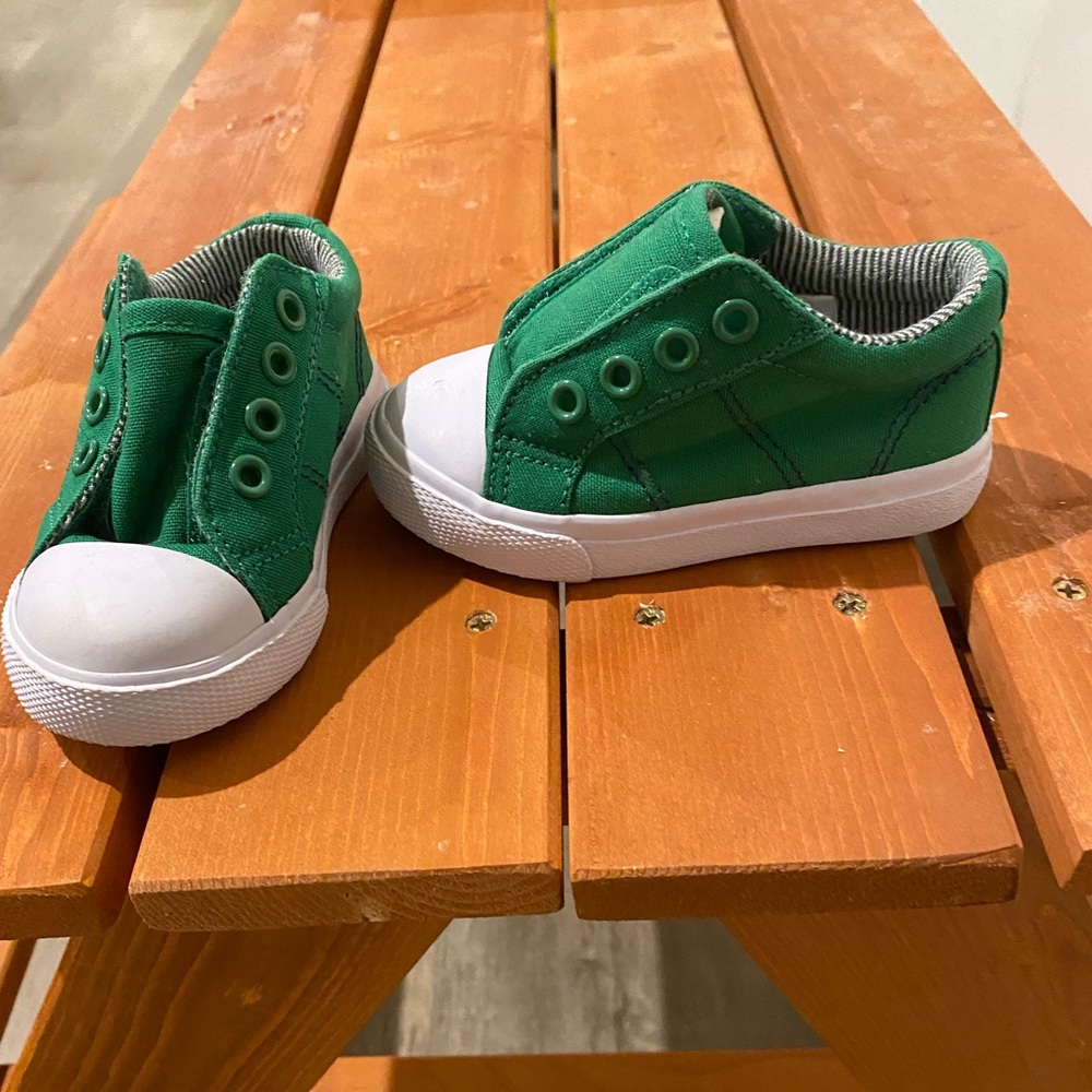 Cat and Jack green Velcro shoes size 5